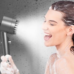 Así es la alcachofa de ducha purificante que triunfa por ser antical y proteger la piel