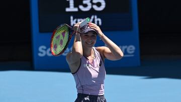 Eva Lys celebra su victoria contra Jaqueline Cristian en el Open de Australia.