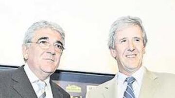 <b>NUEVO HOMBRE FUERTE. </b>Pedro Tomás fue ayer el hombre del día en blanquiazul. Dani Sánchez Llibre le ofreció su mano y, también, el destino del RCD Espanyol.