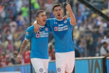 Las Águilas del América terminaron dando una voltereta histórica ante Cruz Azul tras ir perdiendo al medio tiempo por tres goles.