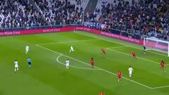 El 'error' decisivo de Benzema en el golazo de Theo en el 90': hasta fallando gana partidos