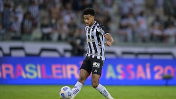 Dylan Borrero jugando en Atlético Mineiro.