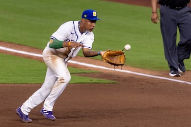 Osvaldo Carvalho: “Trabajo 12 horas en la construcción y dos entreno béisbol”