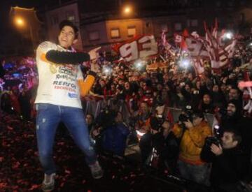 La localidad de Cervera se volcó, a pesar de la lluvia, en el recibimiento del Campeón del Mundo de MotoGP.