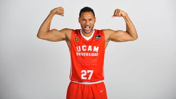 Sadiel Rojas posa para las fotos oficiales de la Liga Endesa.