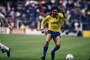 Mágico González durante un partido con el Cádiz.