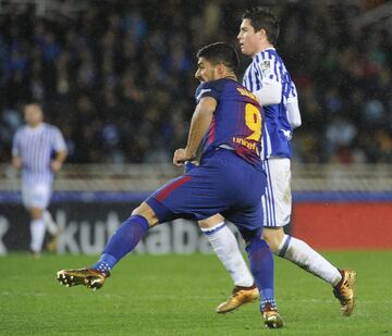 2-3. Luis Su¨¢rez marc¨® el tercer gol.