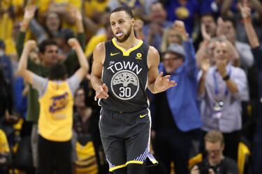 En el tercer cuarto, Stephen Curry anotó 17 puntos, cuatro triples: las mismas unidades que los Warriors en todo ese parcial.