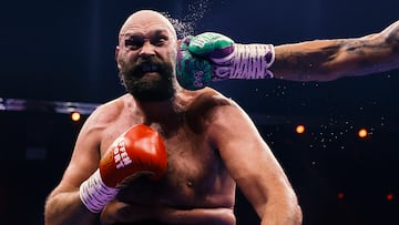 Oleksandr Usyk (23-0-0, 14 KO) y Tyson Fury (34-2-1, 24 KO) volvieron a verse las caras en la que el ucraniano salió con la mano en alto, y repitió hazaña.