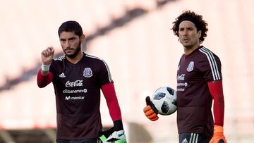 Jesús Corona lanza indirecta a Ochoa y pide jóvenes en el Tri