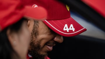 SINGAPORE (Singapore), 05/10/2025.- Scuderia Ferrari driver Lewis Hamilton of Britain attends the drivers parade ahead of the 2025 Formula 1 Singapore Grand Prix at the Marina Bay Street Circuit in Singapore, 05 October 2025. (Fórmula Uno, Reino Unido, Singapur) EFE/EPA/TOM WHITE