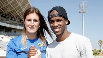 Diego Rolan con Adriana, goleadora del Málaga femenino.