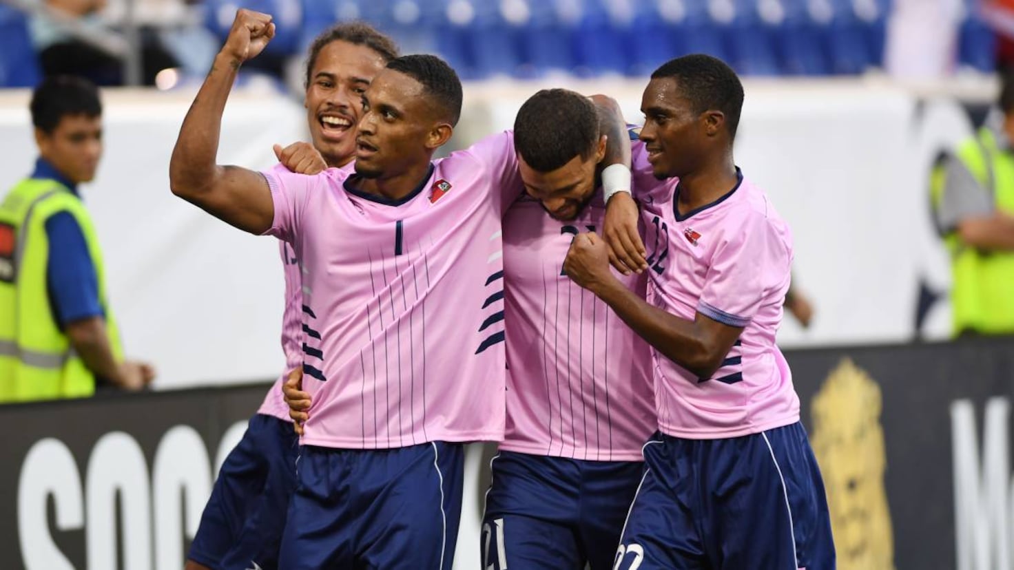 La alineación de Bermudas frente a México - AS México