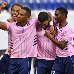 La alineación de Bermudas frente a México