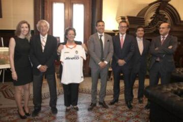 Visita del Consejo del Valencia al Ayuntamiento.