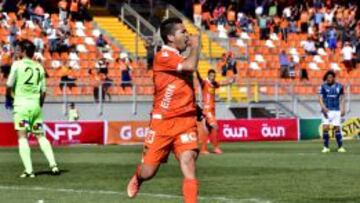 Jos&eacute; Luis Jim&eacute;nez celebra el primer gol de Cobreloa.