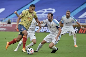 Colombia cayó goleado ante Uruguay en Barranquilla y tendrá que buscar puntos en su visita a Ecuador en Quito