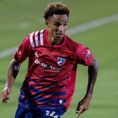 La Juve busca un club donde mandar a su primer fichaje