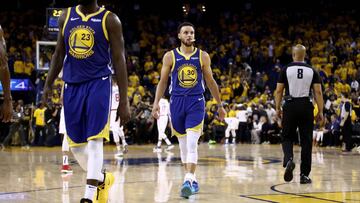 OAKLAND, CALIFORNIA - APRIL 24: Stephen Curry #30 of the Golden State Warriors walks off the court after losing to the LA Clippers in Game Five of the first round of the 2019 NBA Western Conference Playoffs at ORACLE Arena on April 24, 2019 in Oakland, California. NOTE TO USER: User expressly acknowledges and agrees that, by downloading and or using this photograph, User is consenting to the terms and conditions of the Getty Images License Agreement. Ezra Shaw/Getty Images/AFP
== FOR NEWSPAPERS, INTERNET, TELCOS & TELEVISION USE ONLY ==