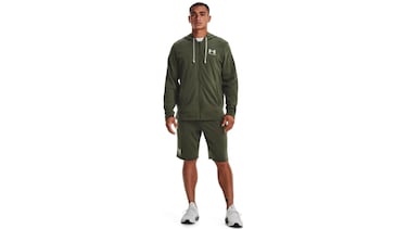 Cálida, pero ligera: esta sudadera de Under Armour para hombre es ideal para llevarla tanto en la calle como en el gimnasio