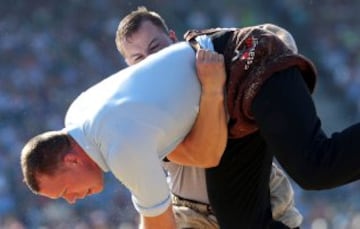 Tradicional Festival de lucha que se celebra en la ciudad de Estavayer-le-Lac, Suiza.