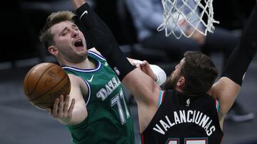 Victoria sencilla para los Mavs pese a la ausencia de Porzingis
