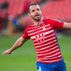 Soldado ejecuta a un Betis de cristal