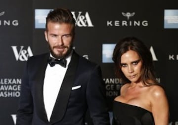 David y Victoria Beckham llevan años casados. La ex 'Spice Girl ' vive un romance con el inglés que ha traido como fruto cuatro hijos. 