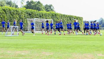 El Barça durante un entrenamiento en el stage.