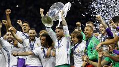 Sergio Ramos levanta el t&iacute;tulo de la Champions 2017, la Duod&eacute;cima Copa de Europa del Real Madrid.