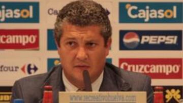 <b>DIRECTO. </b>Michael Dumois anunció ayer la decisión del club.