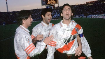 BAS01:SPORT-SOCCER:BUENOS AIRES,9AUG9 7 - Uruguayan star Enzo Francescoli (R), currently playing with Argentina's River Plate, celebrates after scoring his first of two goals against Velez Sarfield, with teamates Chilean Marcelo Salas (L) and Leonardo Astrada, during a match for the Argentine national championship August 9. River Plate beat Velez Sarfield 2-0 to win the tournament. em/Photo by Enrique Marcarian REUTERS