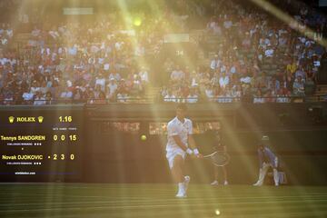 El dios del sol protege a Novak Djokovic.