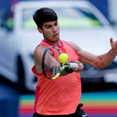 ¿A qué hora es el Alcaraz - Machac del Masters 1.000 de Shanghái? TV, horario, cómo y dónde ver el partido de cuartos de final