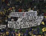 Afición americanista saca mantas en contra de directivos