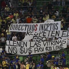 Afición americanista saca mantas en contra de directivos