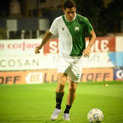 Estuvo en Colo Colo el 2024 y ahora vive un calvario: era capitán y le rescindieron el contrato