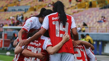 Santa Fe sufrió en el primer tiempo, pero en la segunda parte mostró jerarquía para ganar el clásico.