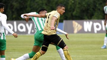 RIONEGRO - COLOMBIA, 17-04-2022. Águilas Doradas y Atlético Nacional durante partido por la fecha 16  como parte de la Liga BetPlay DIMAYOR I 2022 jugado en el estadio Alberto Grisales de la ciudad de Rionegro./ Aguilas Doradas and Atletico Nacional during Match for the 16 date  as part BetPlay DIMAYOR League I 2022 played at Alberto Grisales stadium in Rionegro. Photo: VizzorImage / Juan Augusto Cardona  / Contribuidor