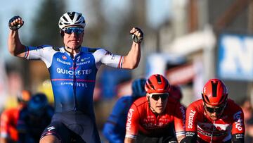 Jakobsen impone la ley de la velocidad en la Kuurne