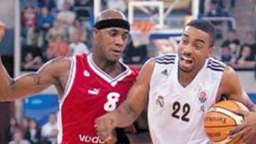 <b>IMPARABLE</b>. Bullock desquició al Olympiacos en el partido de ida.