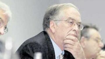 <b>SEIS TÉCNICOS EN TRES AÑOS</b>. La gestión deportiva de la entidad bajo la tutela de Ascanio ha sido desastrosa. Seis entrenadores, léase Lienen, David Amaral, Martín Marrero, Moré, Tigre Barrios y Antonio López, y tres asesores en materia de fichajes, casos de Miguel Ángel Ruiz, Lobo Carrasco y Olaf Bonales.