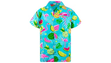 Reunimos cinco camisas hawaianas estampadas de hombre para la playa