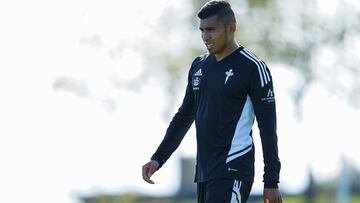 Orbelín Pineda durante un entrenamiento con el Celta.