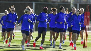 Jugadoras del Bar&ccedil;a, campe&oacute;n de Liga, durante un entrenamiento. 