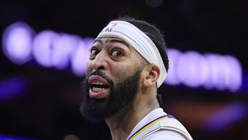 PHILADELPHIA, PENNSYLVANIA - DECEMBER 09: Anthony Davis #3 of the Los Angeles Lakers reacts during the fourth quarter against the Philadelphia 76ers at Wells Fargo Center on December 09, 2022 in Philadelphia, Pennsylvania. NOTE TO USER: User expressly acknowledges and agrees that, by downloading and or using this photograph, User is consenting to the terms and conditions of the Getty Images License Agreement.   Tim Nwachukwu/Getty Images/AFP (Photo by Tim Nwachukwu / GETTY IMAGES NORTH AMERICA / Getty Images via AFP)