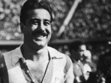 Argentina: Norberto Méndez con 17 goles en 1945, 1946 y 1947. Es además uno de los máximos goleadores en la historia del torneo.