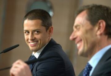 El delantero mexicano Javier Hern¨¢ndez 'Chicharito' que jugar¨¢ cedido en el Real Madrid esta temporada, durante su primera rueda de prensa ofrecida hoy en el estadio Santiago Bernab¨¦u.