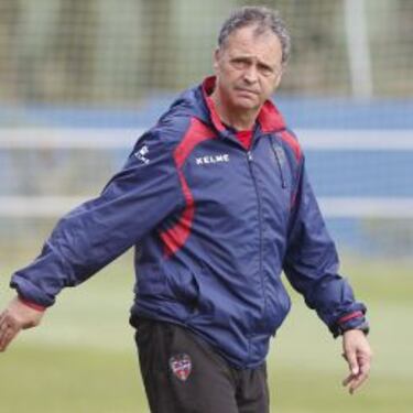 Pánico en el Betis y encima llega Joaquín Caparrós al Villamarín