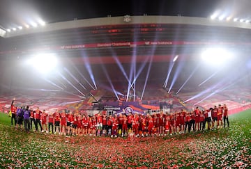 Con Klopp, Liverpool ha ganado una Liga de Inglaterra, una Champions League y una ediión del Mundial de Clubes. Revivió el gigante de Anfield.